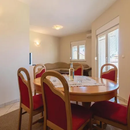 Apartment Julija Klovica V Zadar