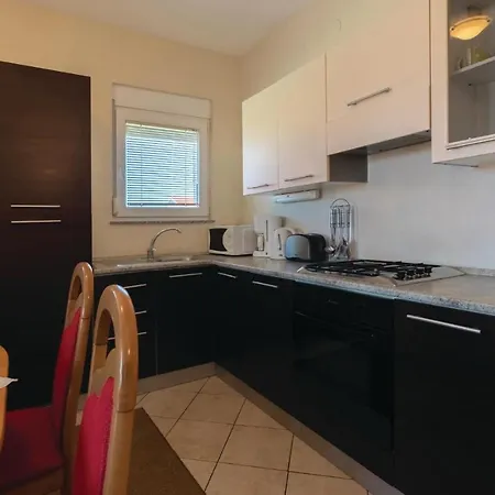 Apartment Julija Klovica V