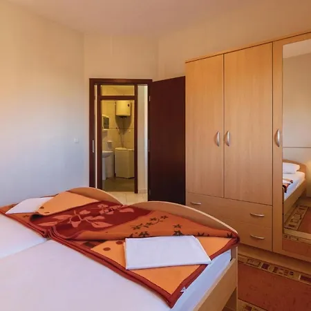 Apartment Julija Klovica V *